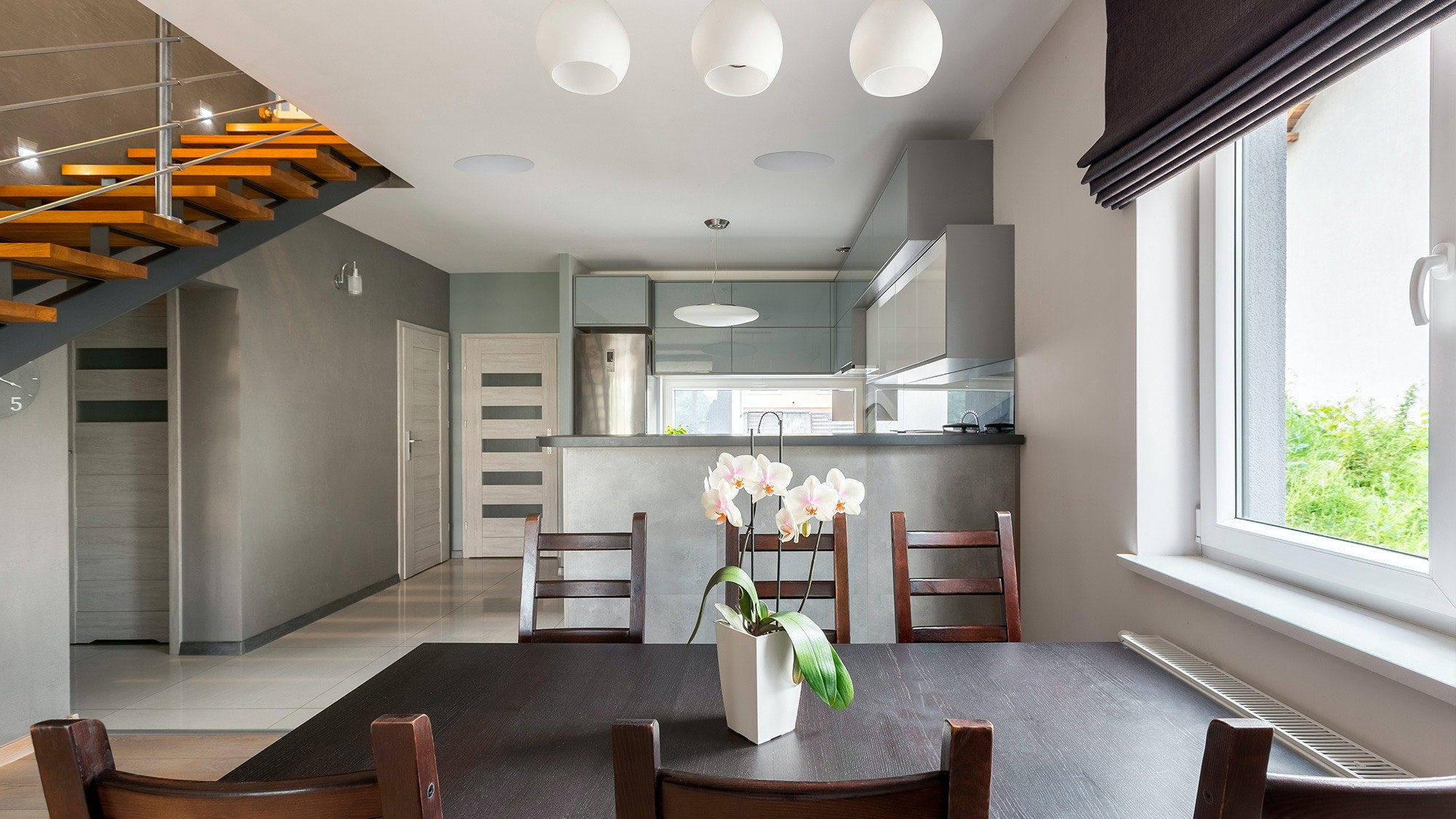 Neden Tavan İçi Hoparlörlere İhtiyacınız Var?